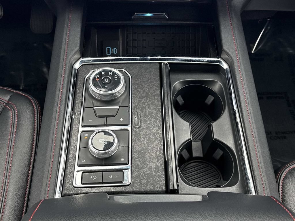 Used 2024 Ford Expedition Limited AWD/4WD image 17