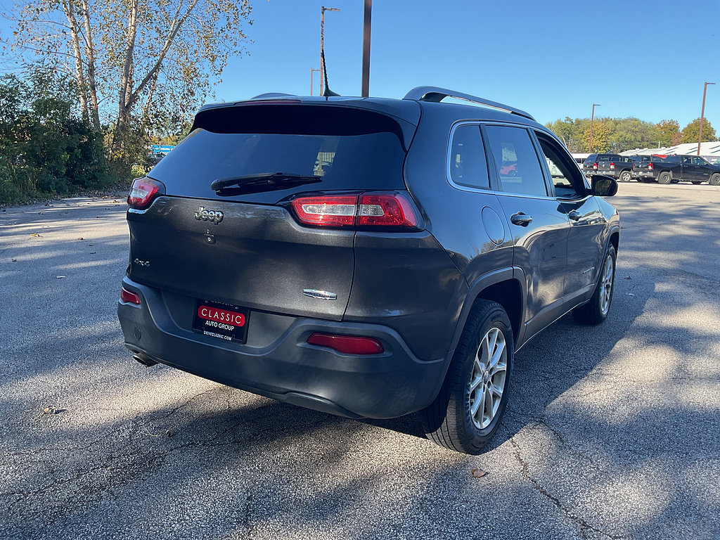 Used 2016 Jeep Cherokee Latitude w/ Comfort/Convenience Group AWD/4WD image 5