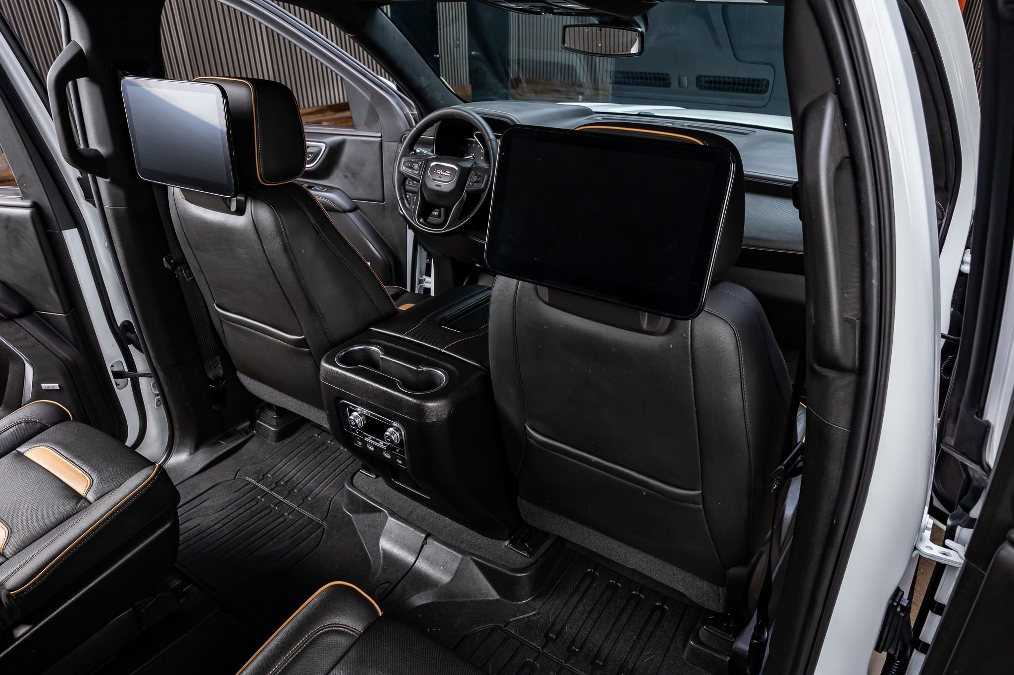 Used 2021 GMC Yukon AT4 w/ Rear Media and Nav Package AWD/4WD image 28