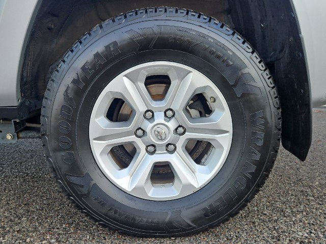 Used 2021 Toyota 4Runner SR5 AWD/4WD image 23