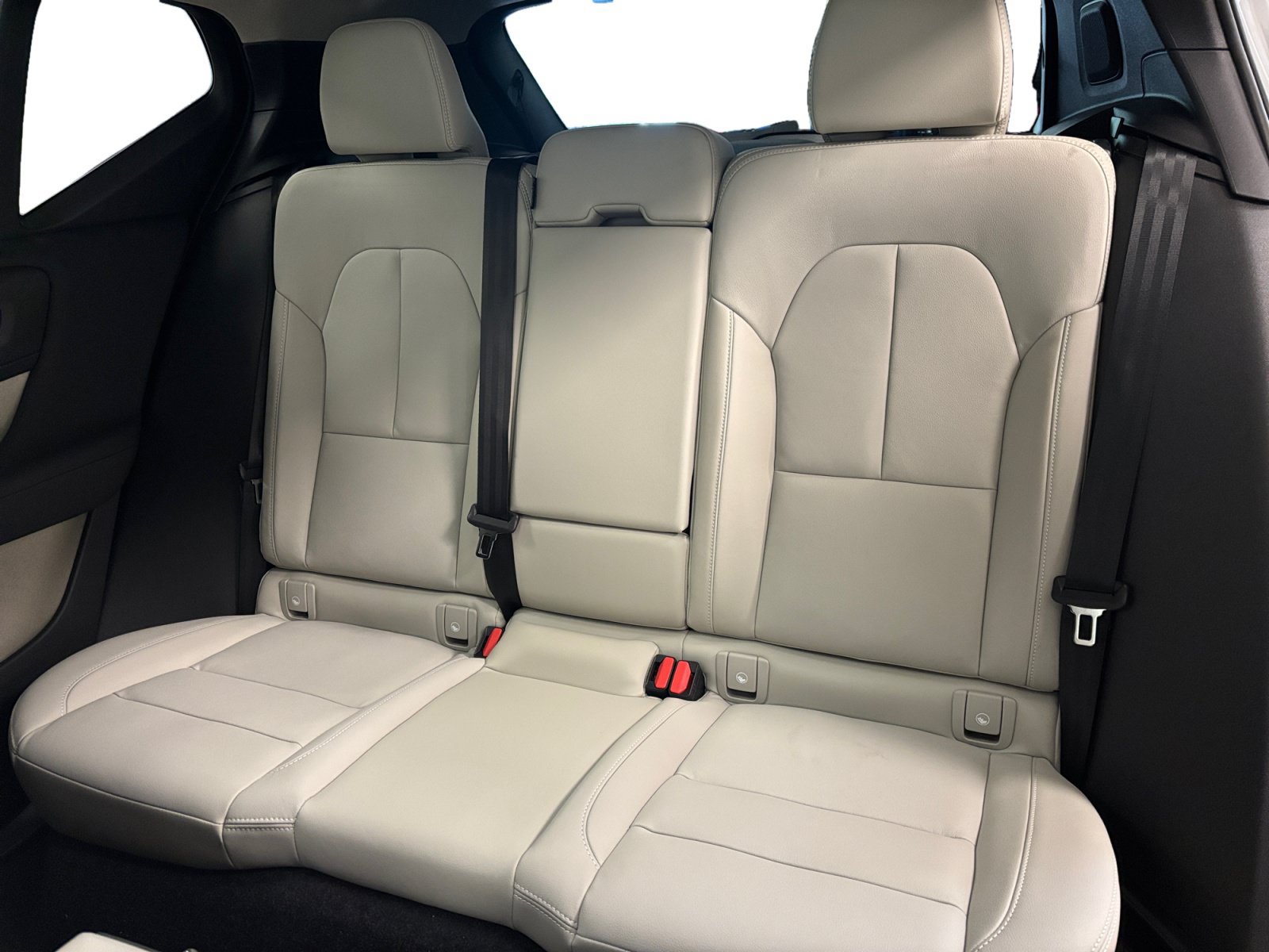 New 2026 Volvo XC40 B5 Ultra w/ Protection Package Premier AWD/4WD image 41