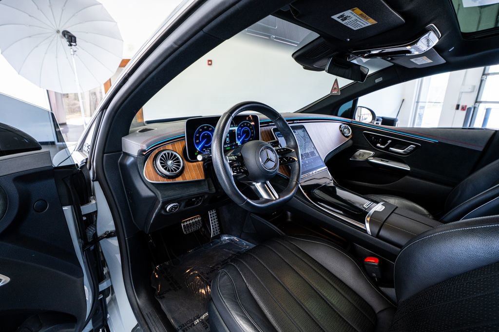 Used 2023 Mercedes-Benz EQE 500 4MATIC Sedan image 33