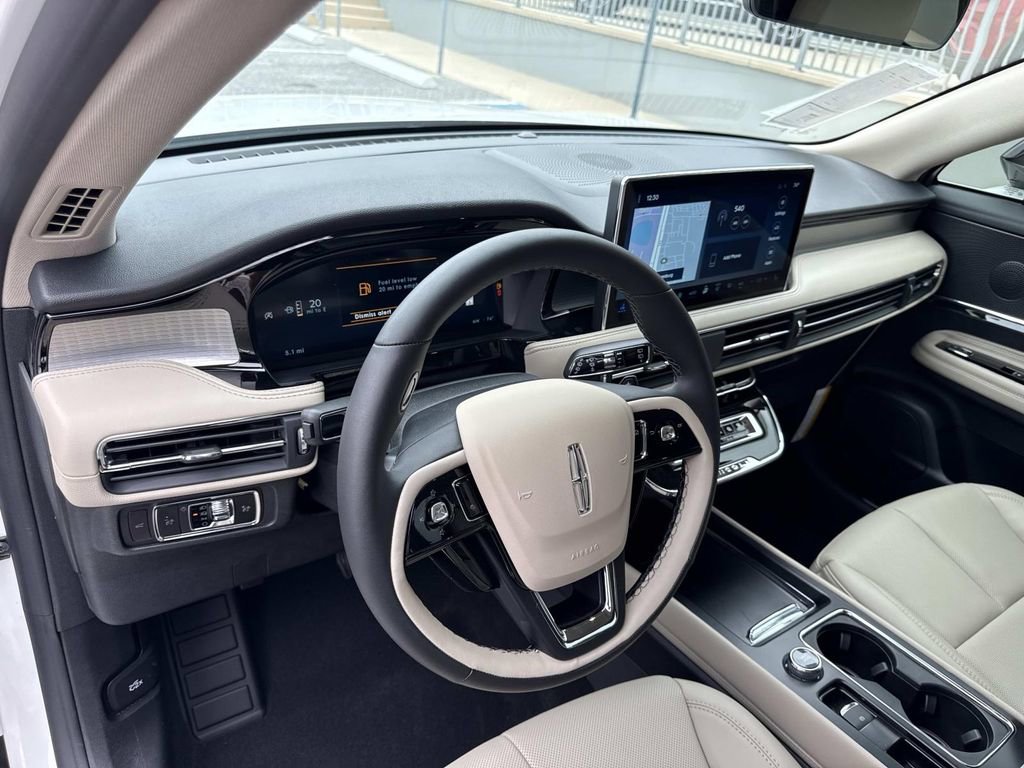 New 2026 Lincoln Corsair Premiere image 33