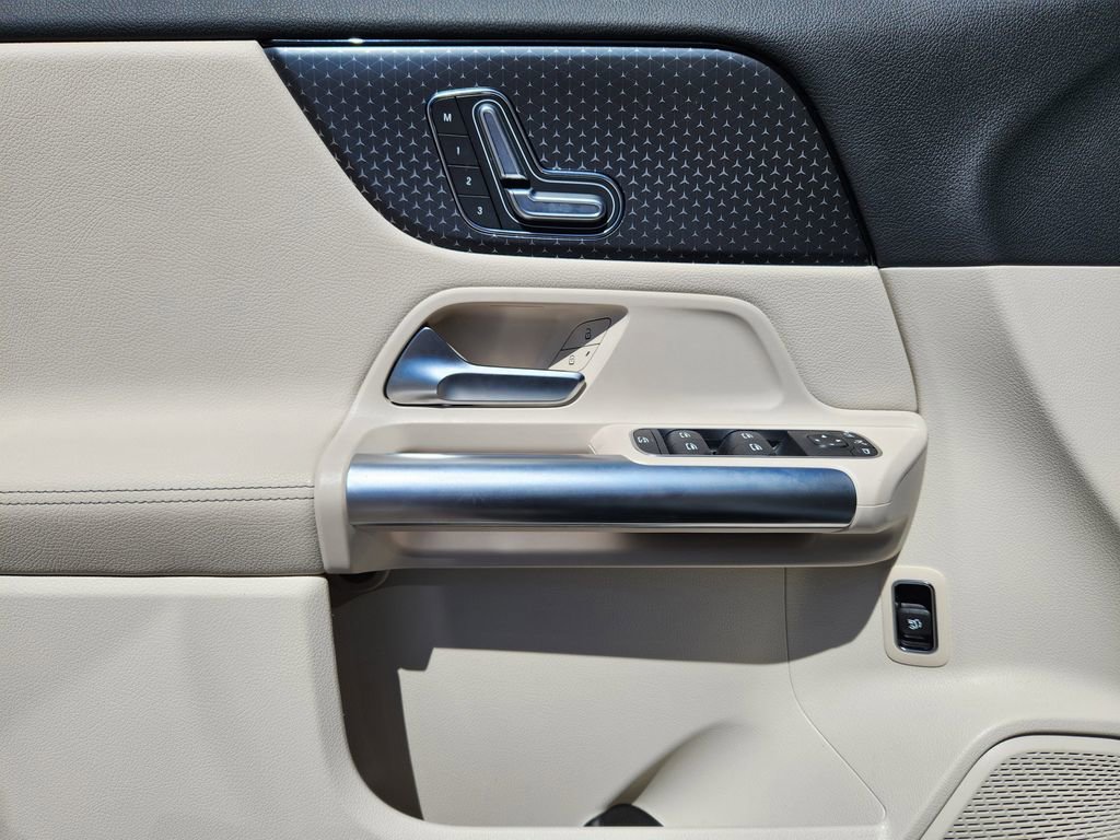 Used 2025 Mercedes-Benz GLA 250 4MATIC image 24