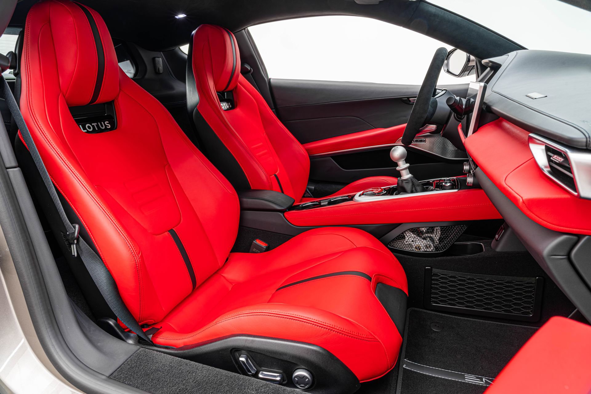 Used 2025 Lotus Emira RWD image 20