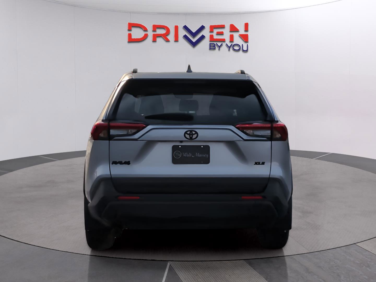 Used 2024 Toyota RAV4 XLE image 4