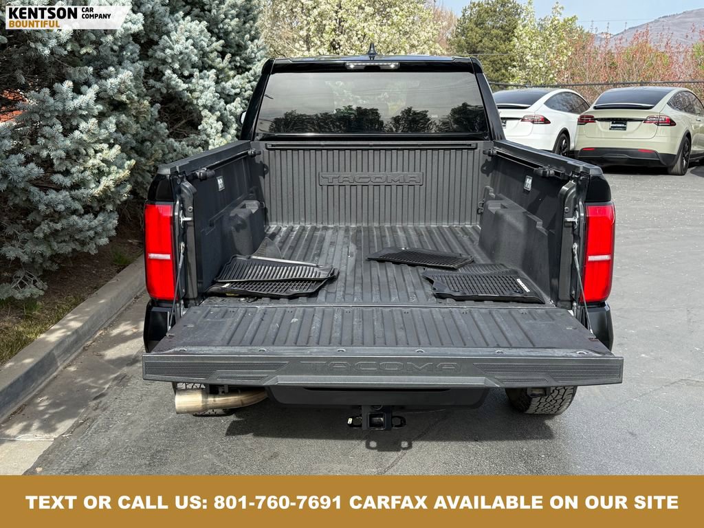 Used 2025 Toyota Tacoma TRD Off-Road image 33