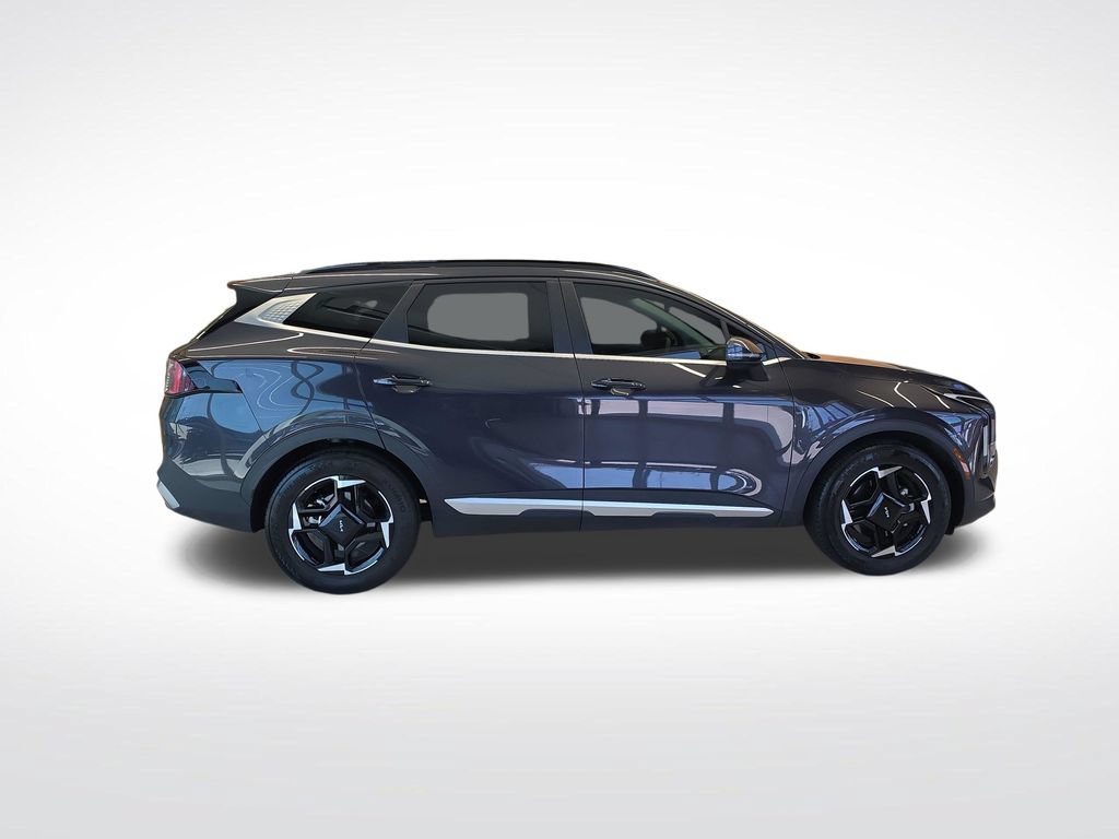 Certified 2026 Kia Sportage EX w/ EX Panorama Roof Package FWD image 9