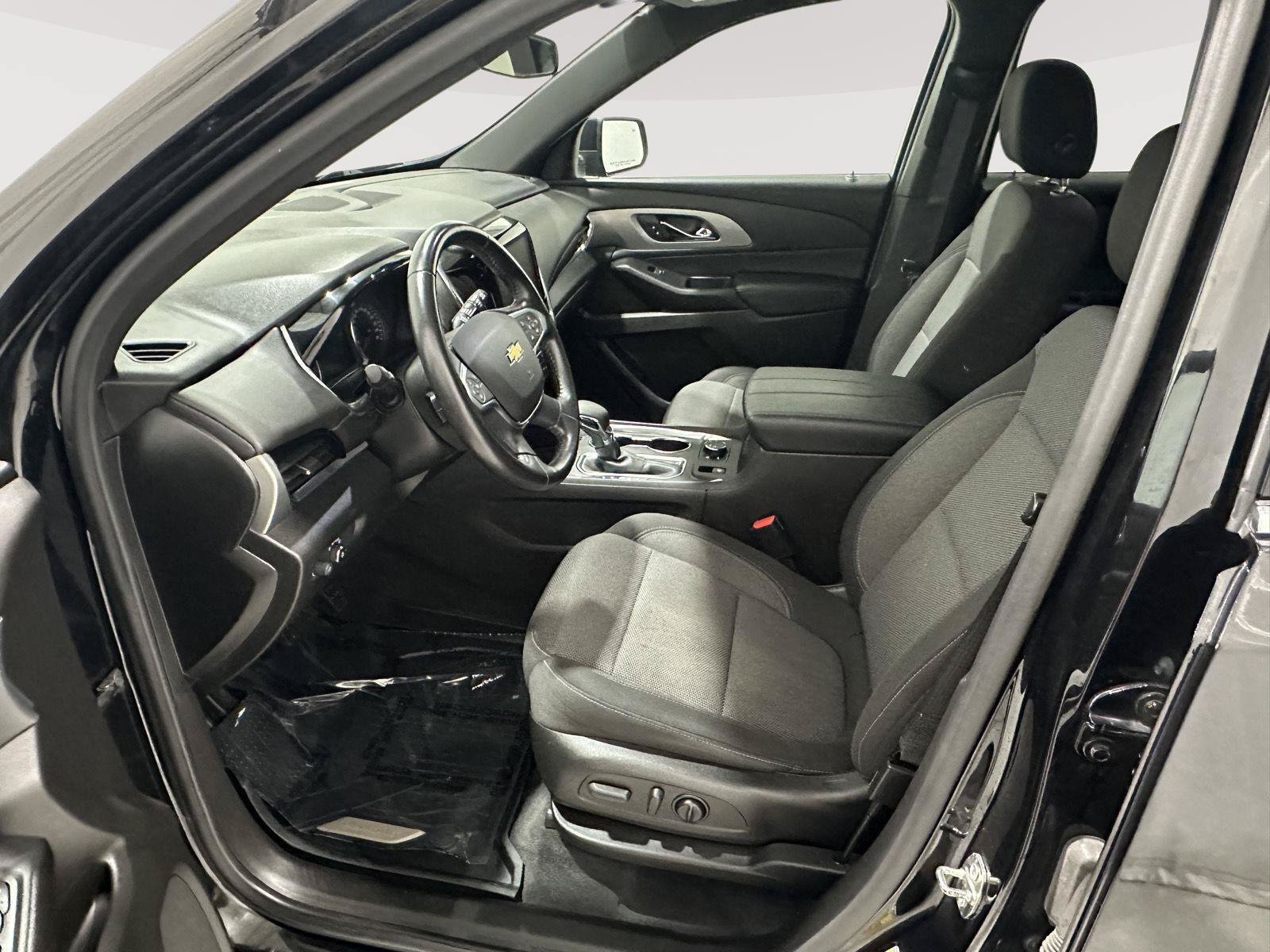 Used 2022 Chevrolet Traverse LT w/ LPO, Floor Liner Package AWD/4WD image 16