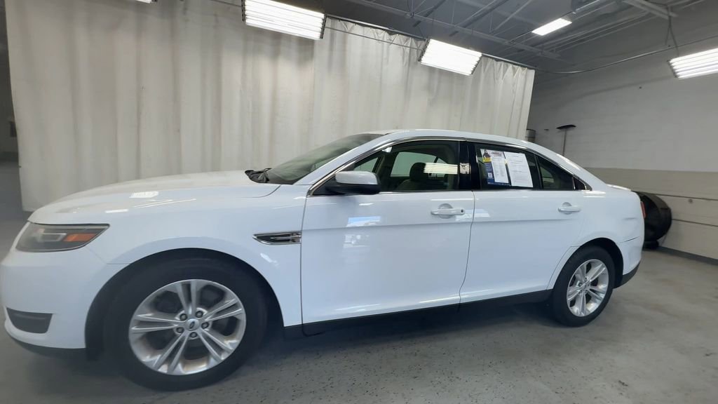 Used 2015 Ford Taurus SEL FWD image 7