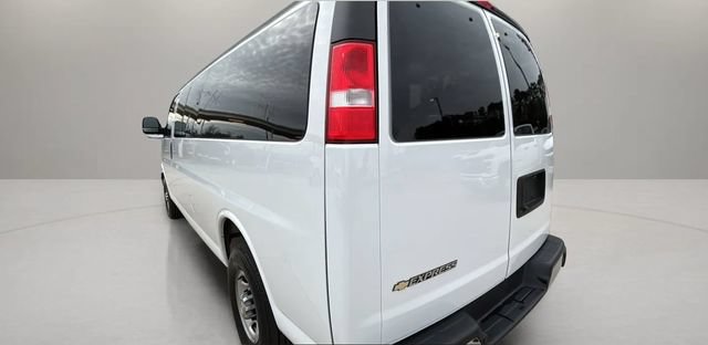 Used 2024 Chevrolet Express 3500 LT w/ LT Preferred Equipment Group RWD image 30