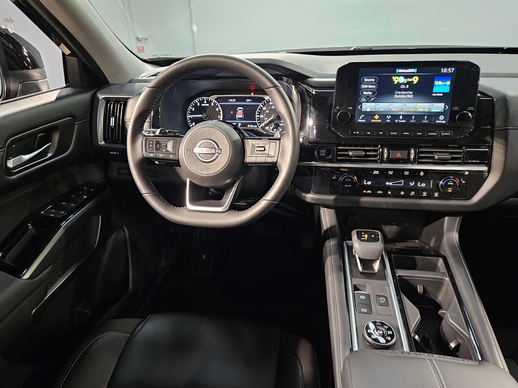 Used 2025 Nissan Pathfinder SL w/ Cargo Package image 9