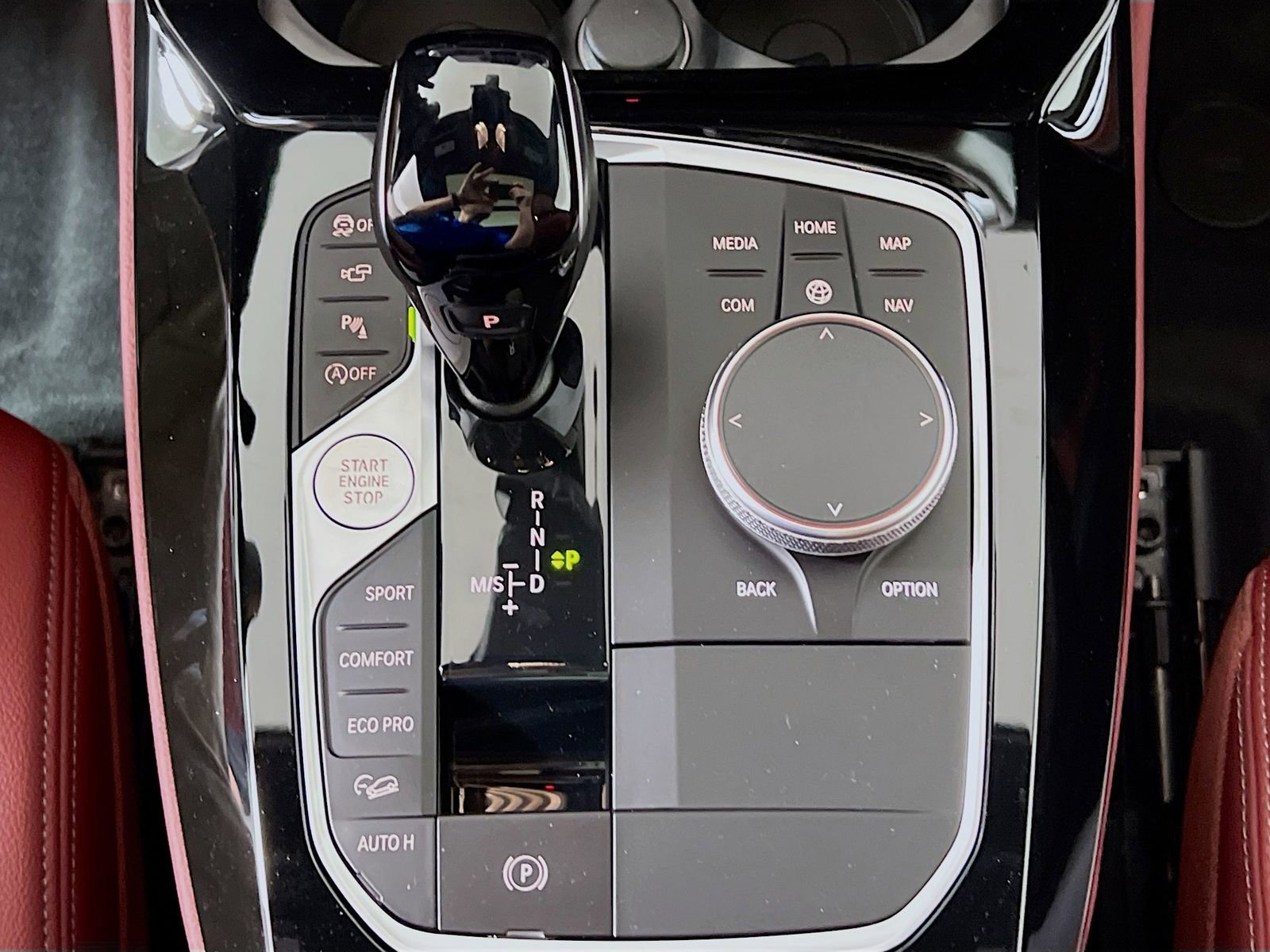 New 2025 BMW X4 xDrive30i w/ Convenience Package image 18