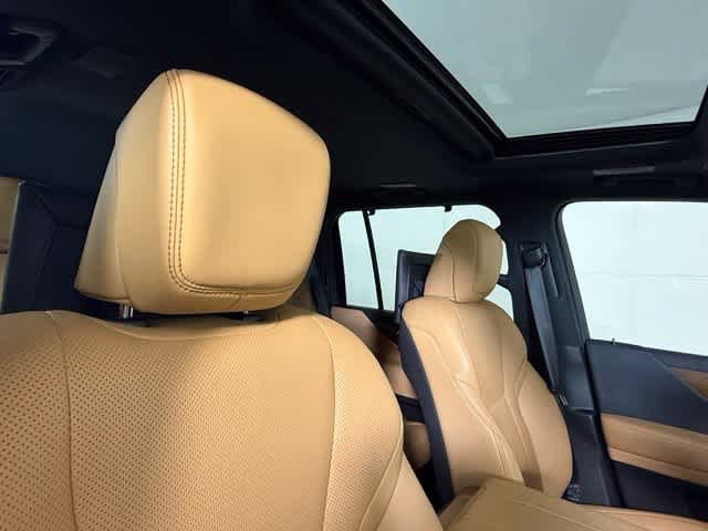 Used 2023 Lexus LX 600 4WD w/ Accessory Package (Z1) image 32