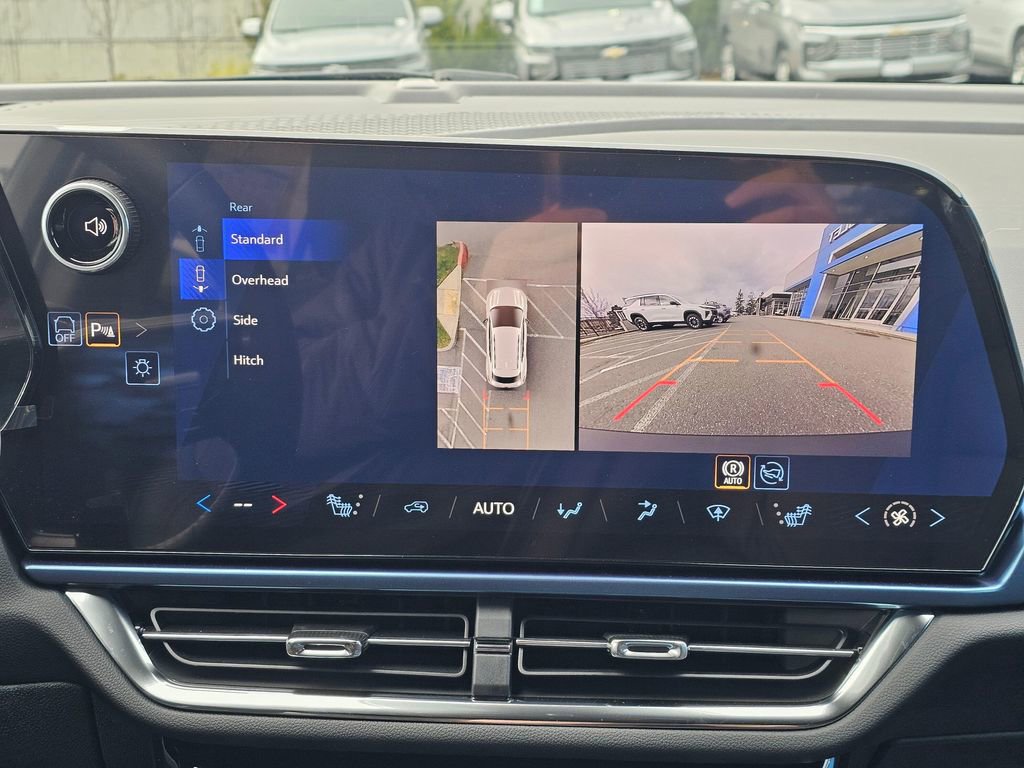 New 2026 Chevrolet Equinox EV LT image 30