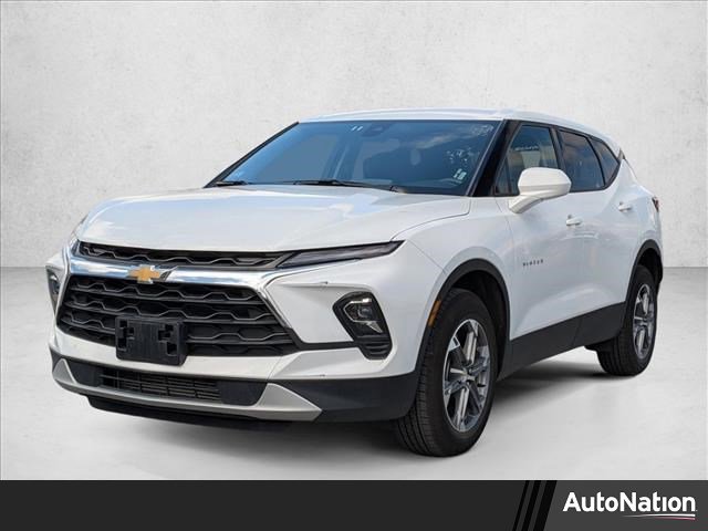 Used 2025 Chevrolet Blazer LT image 1