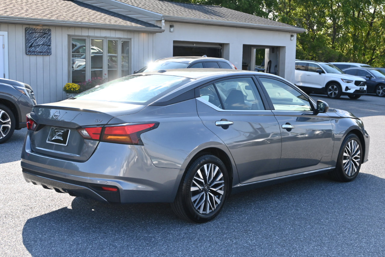 Used 2024 Nissan Altima 2.5 SV image 11