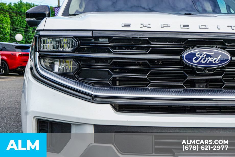Used 2025 Ford Expedition Platinum AWD/4WD image 11