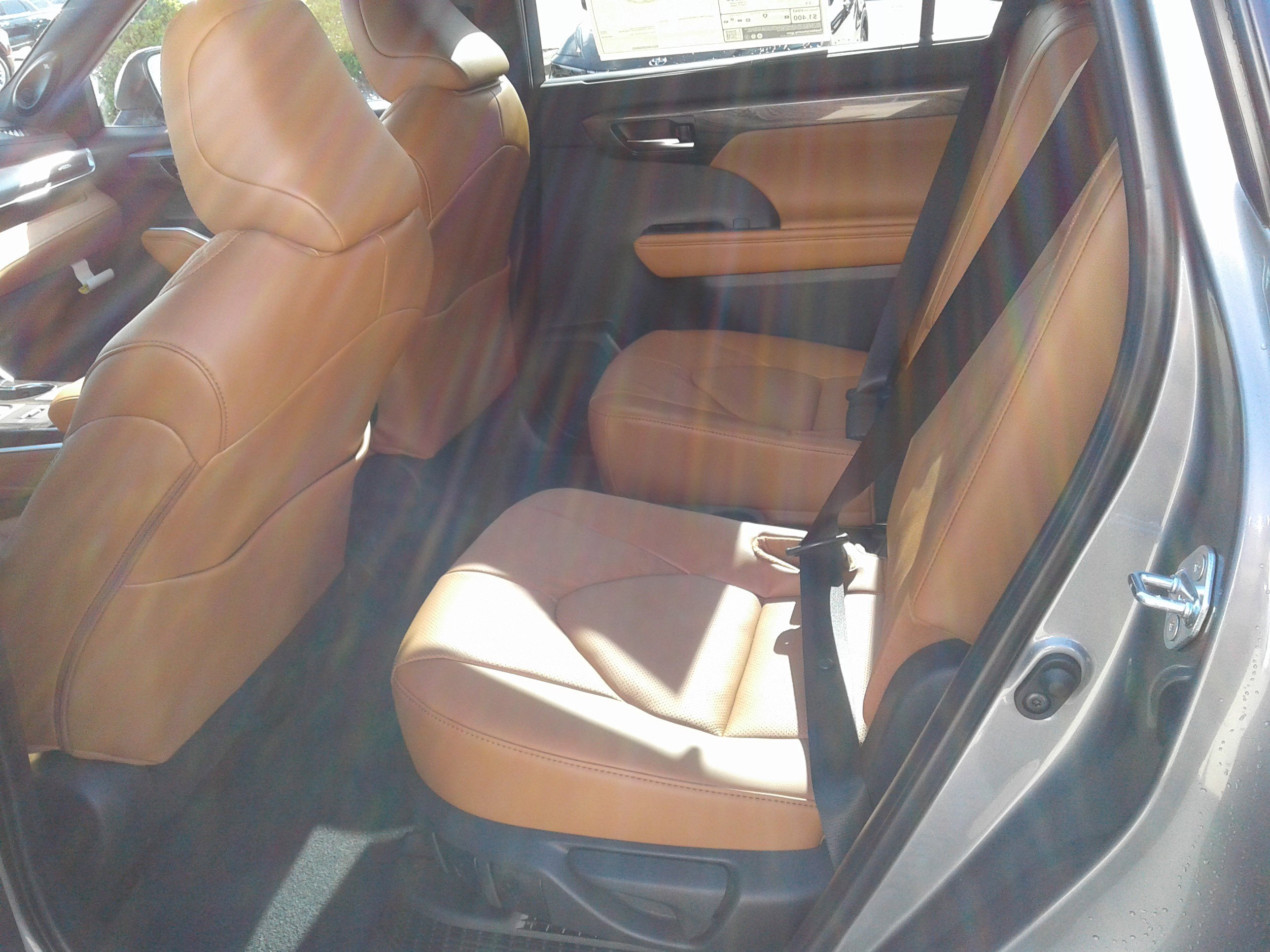 New 2026 Toyota Highlander Platinum image 4