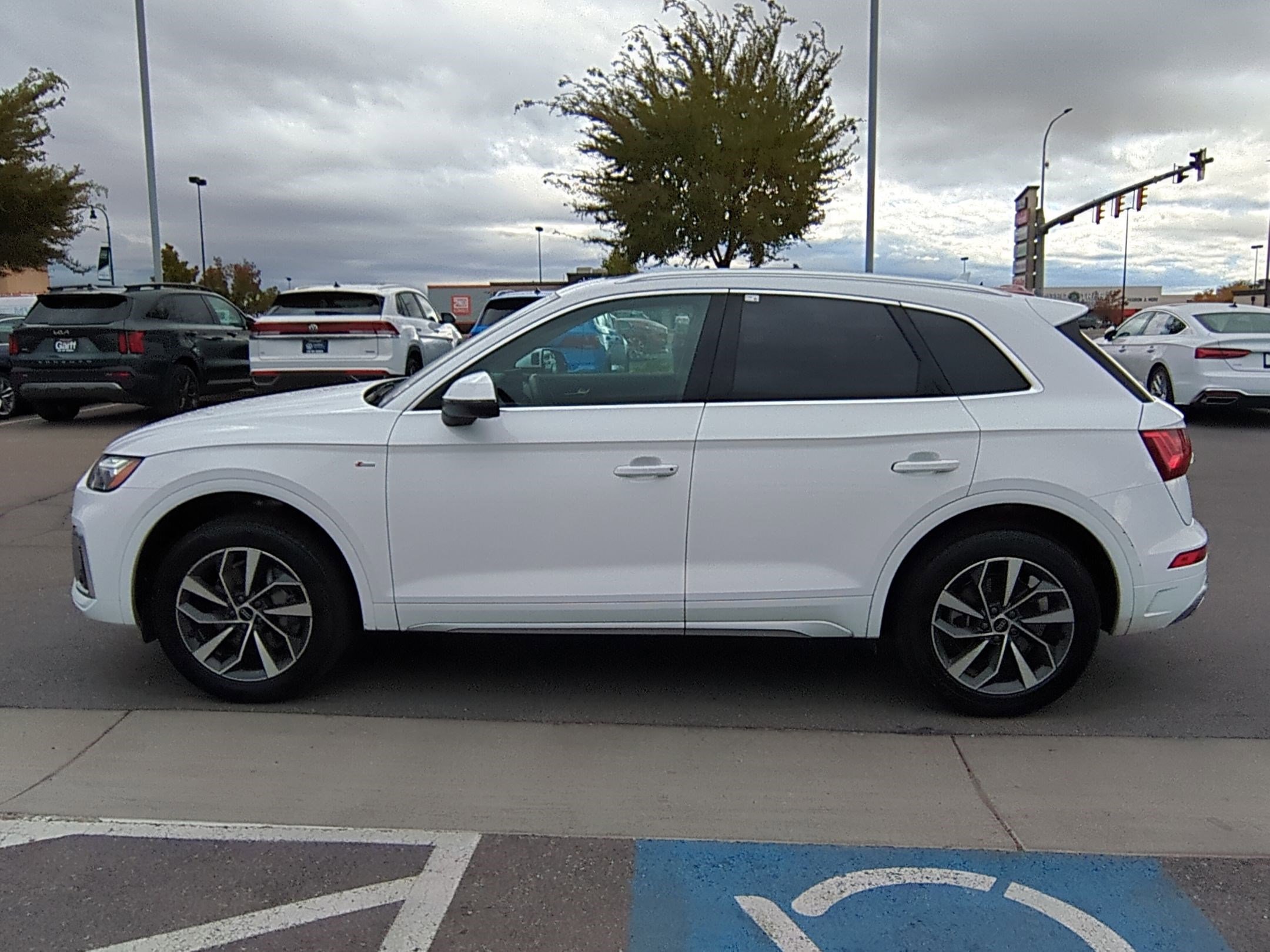 Used 2024 Audi Q5 2.0T Premium Plus image 10
