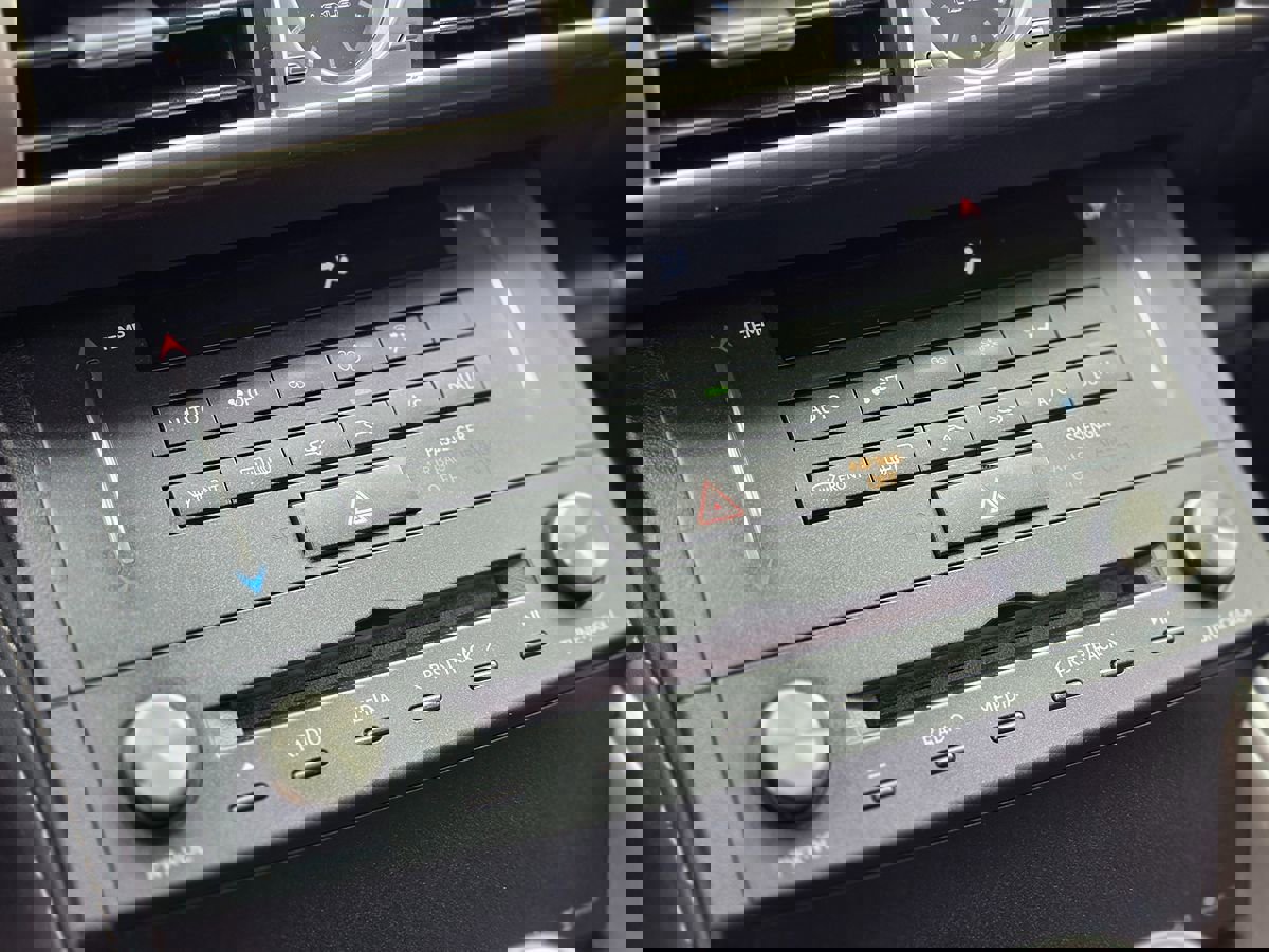 Used 2016 Lexus IS 200t image 32