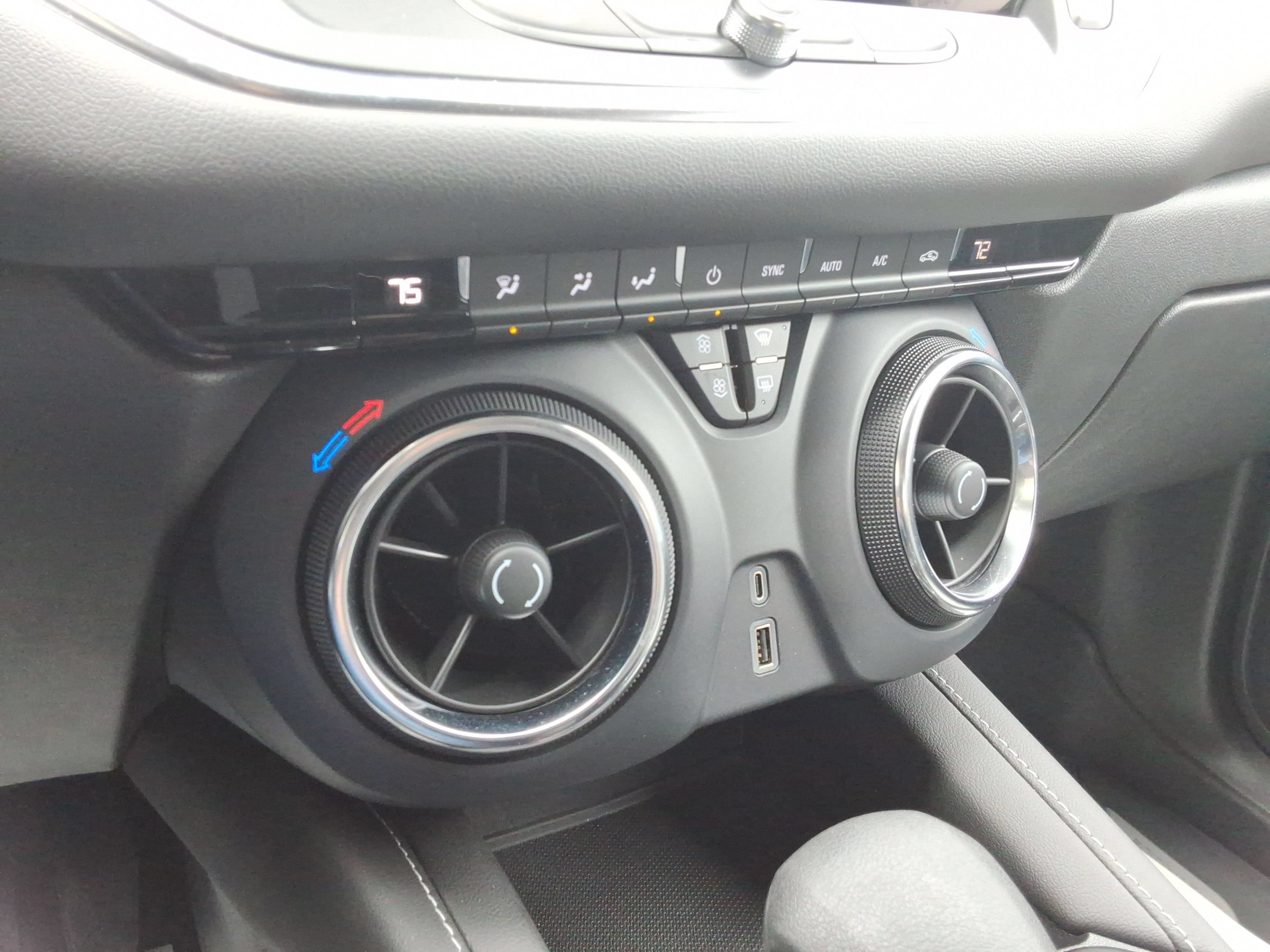 Used 2023 Chevrolet Blazer LT AWD/4WD image 17