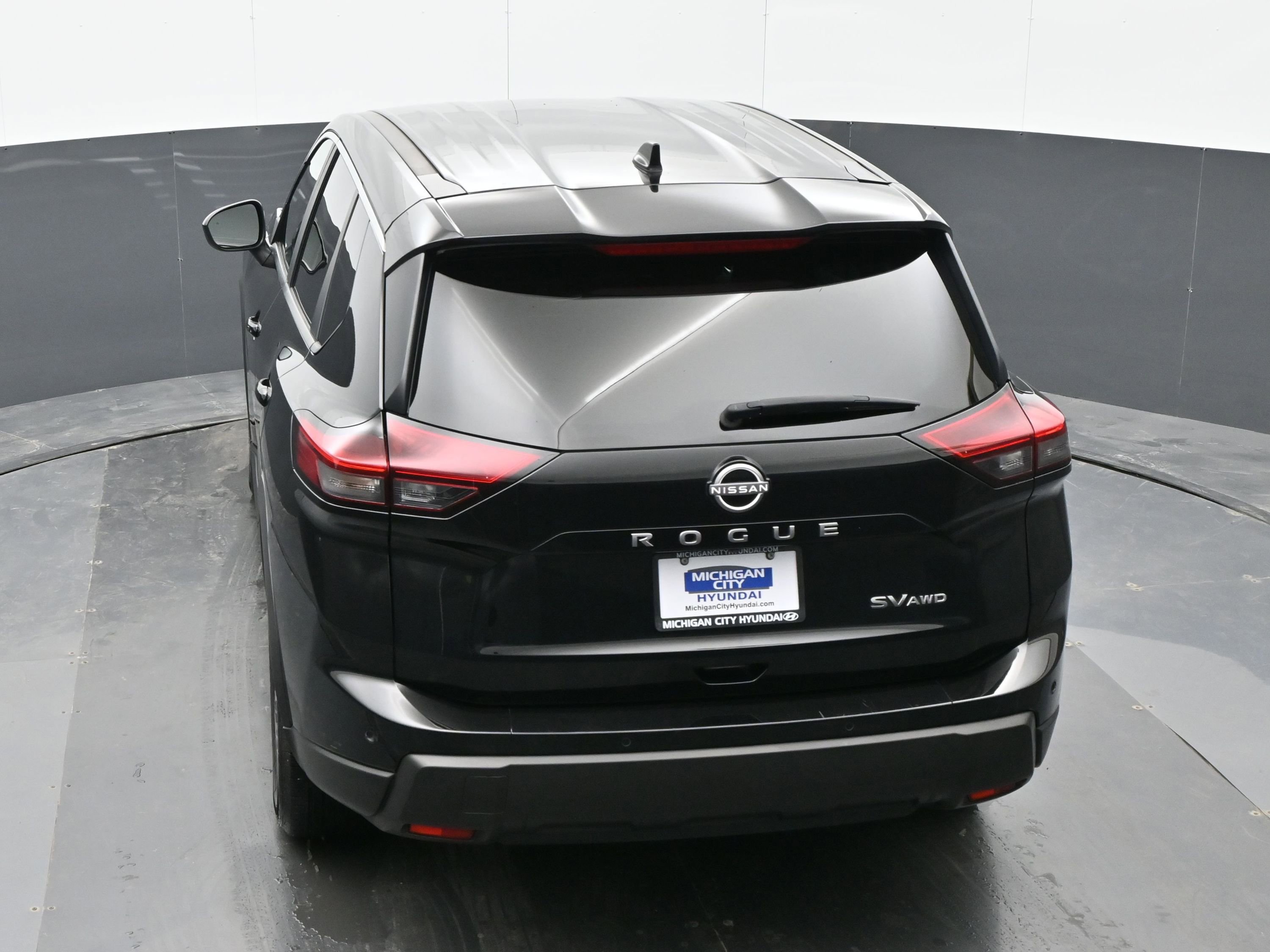 Used 2024 Nissan Rogue SV image 33