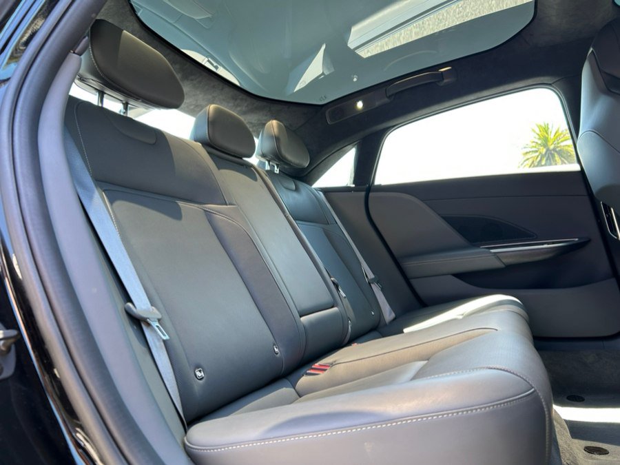 Used 2024 Lucid Air Touring AWD/4WD image 40