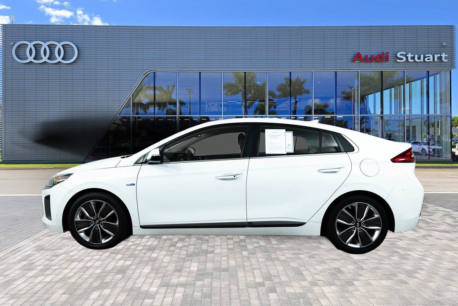 Used 2017 Hyundai Ioniq Limited image 4