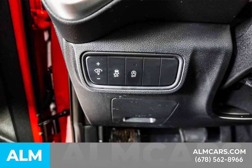 Used 2025 Kia Soul LX w/ LX Technology Package FWD image 29