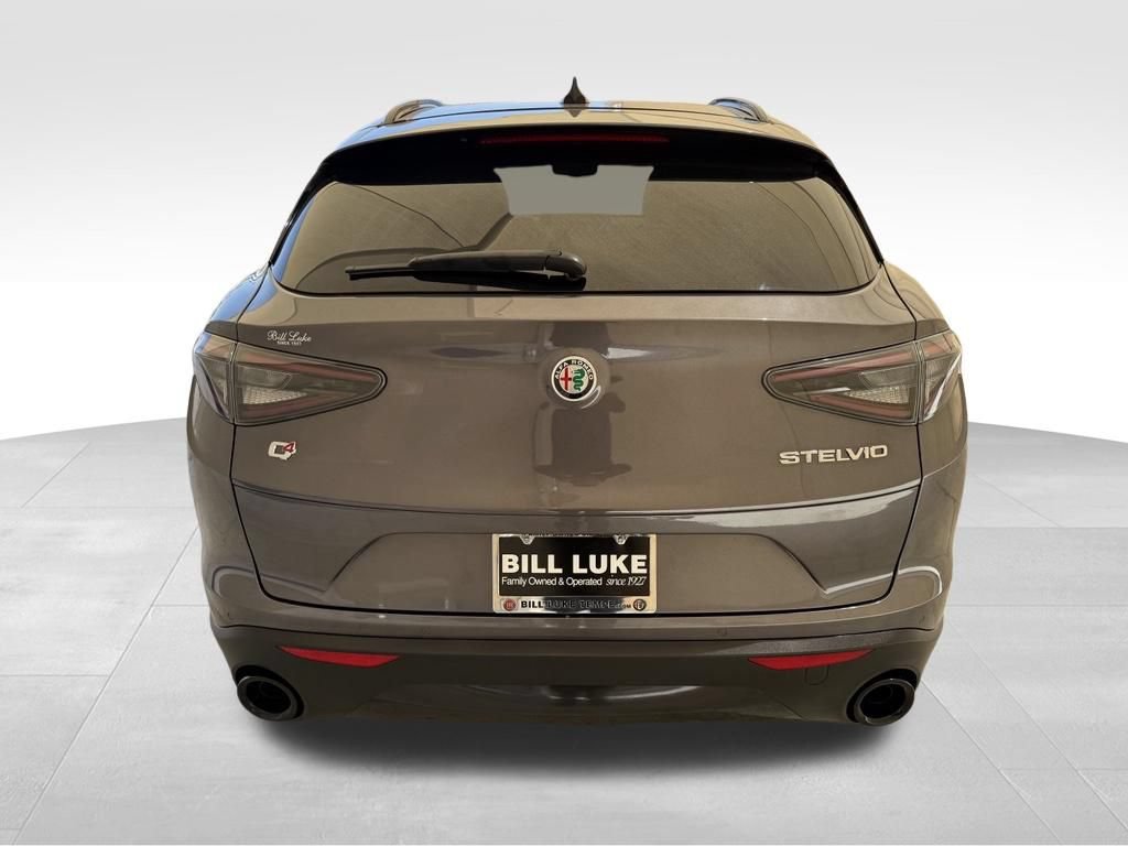 New 2025 Alfa Romeo Stelvio Sprint w/ Convenience Package AWD/4WD image 8