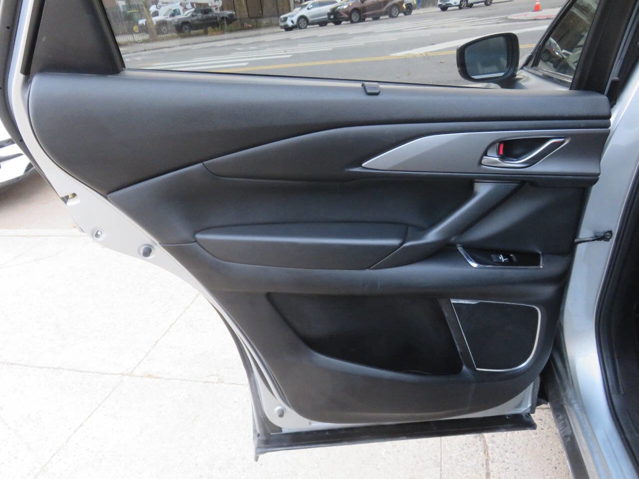 Used 2020 MAZDA CX-9 Touring w/ Touring Premium Package image 27