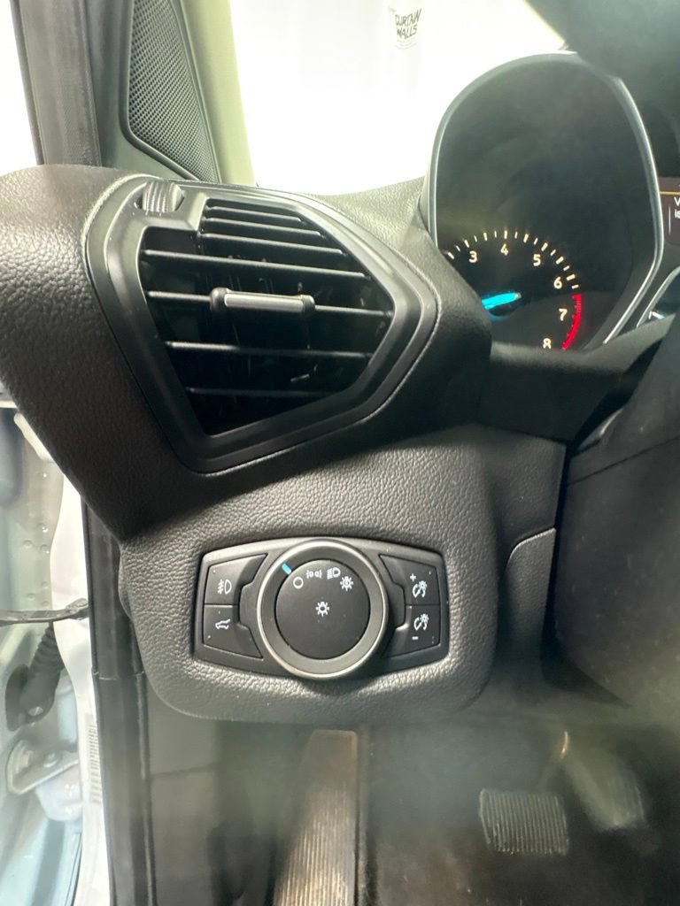 Used 2019 Ford Escape SE FWD image 22