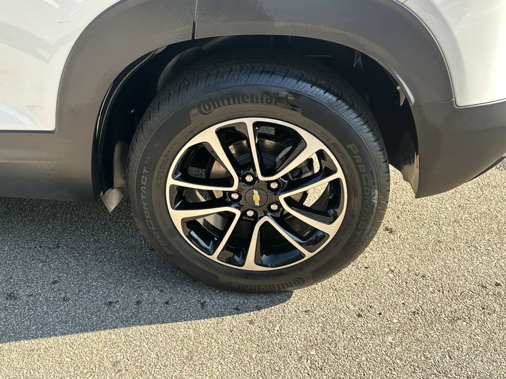 Used 2025 Chevrolet TrailBlazer LT FWD image 19