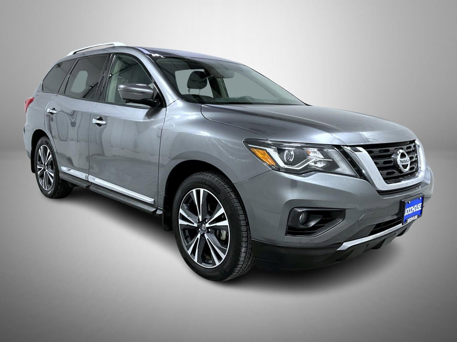Used 2020 Nissan Pathfinder Platinum image 3