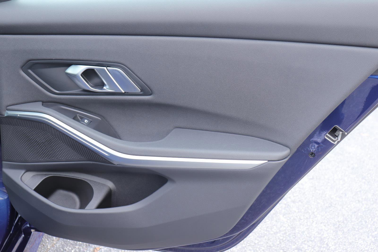 Used 2020 BMW 330i Sedan w/ Premium Package image 17