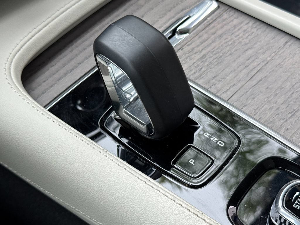 Certified 2023 Volvo XC90 B6 Core w/ Protection Package Premier AWD/4WD image 22