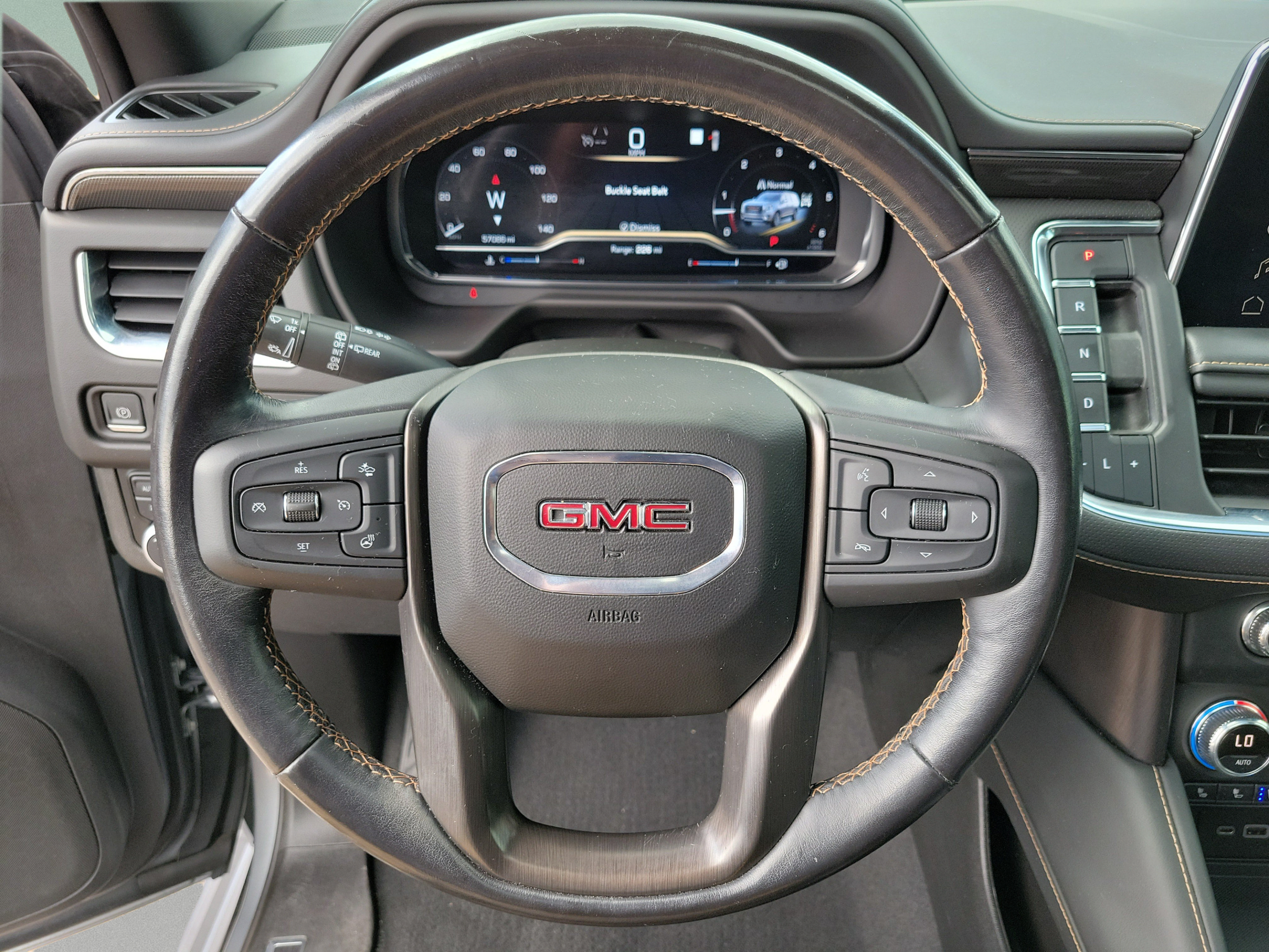 Used 2023 GMC Yukon XL AT4 w/ Technology Package AWD/4WD image 23