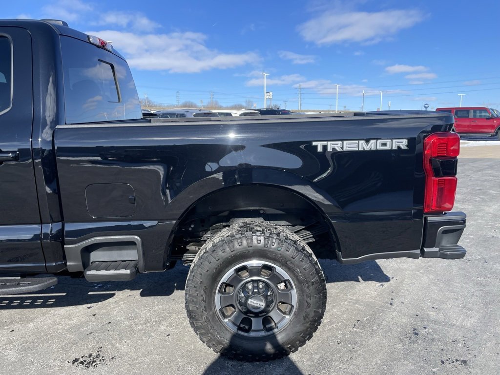 Used 2024 Ford F250 Lariat w/ Tremor Off-Road Package image 40