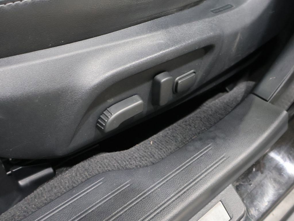 Used 2019 Subaru Outback 2.5i Limited w/ Popular Package #2 image 12