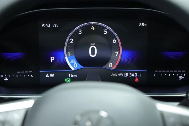 New 2025 Volkswagen Jetta SE FWD image 17