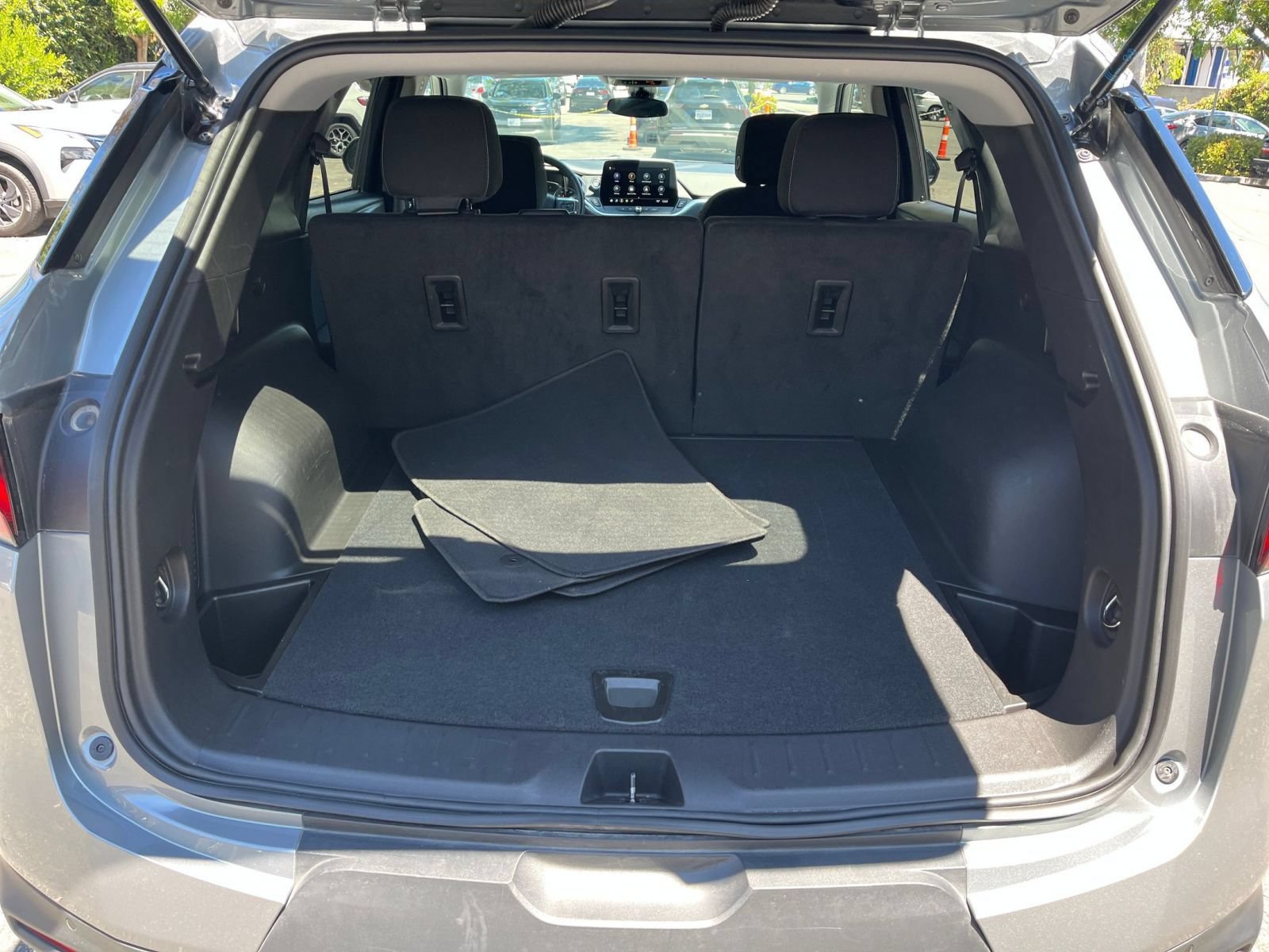 Used 2026 Chevrolet Blazer LT FWD image 32