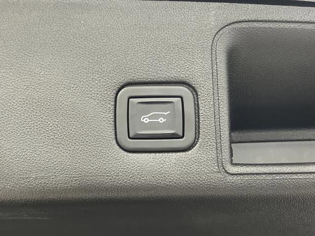 Used 2022 GMC Terrain AT4 w/ Tech Package image 15