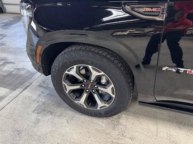 Certified 2025 GMC Yukon XL AT4 Ultimate AWD/4WD image 9