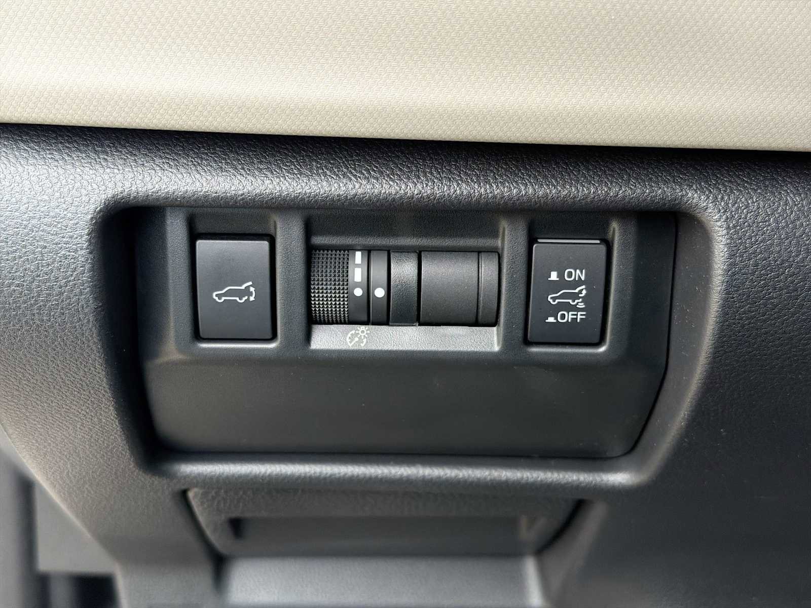 Certified 2025 Subaru Forester Limited image 33