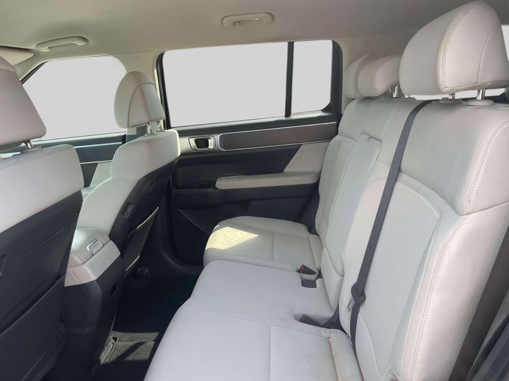 Certified 2024 Hyundai Santa Fe SE AWD/4WD image 12