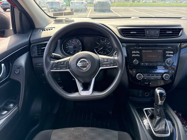 Used 2017 Nissan Rogue Sport SV AWD/4WD image 18