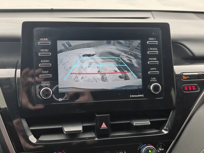 Used 2024 Toyota Camry SE image 31