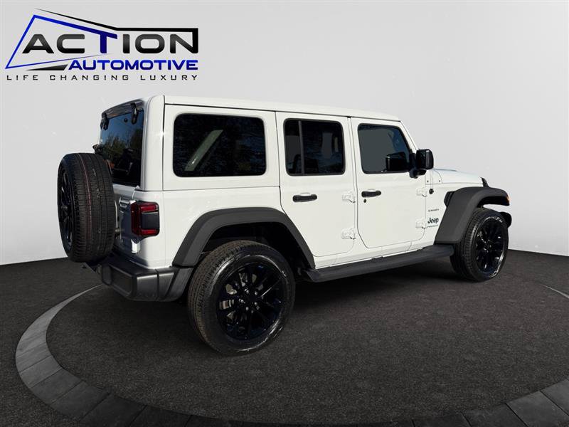 Used 2023 Jeep Wrangler Unlimited Sahara w/ Cold Weather Group AWD/4WD image 8