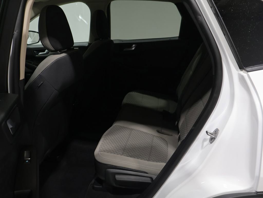 Used 2020 Ford Escape SE image 18